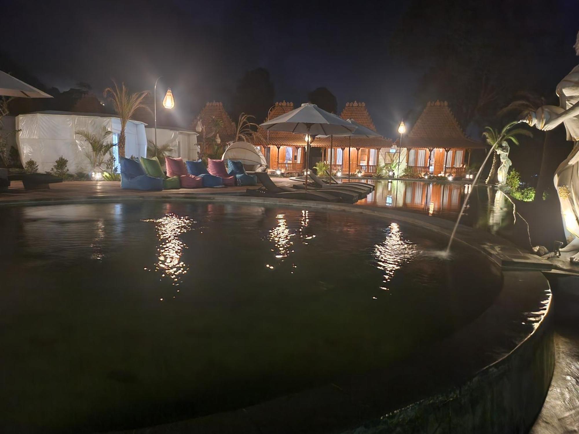 Starlake Villa & Glamping Kubupenlokan Exterior photo